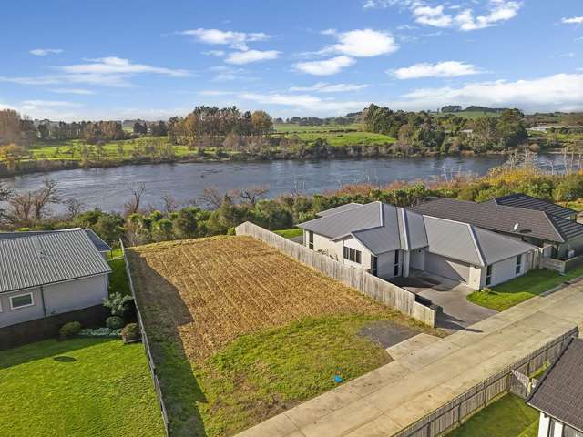 Build your Dream on the River!