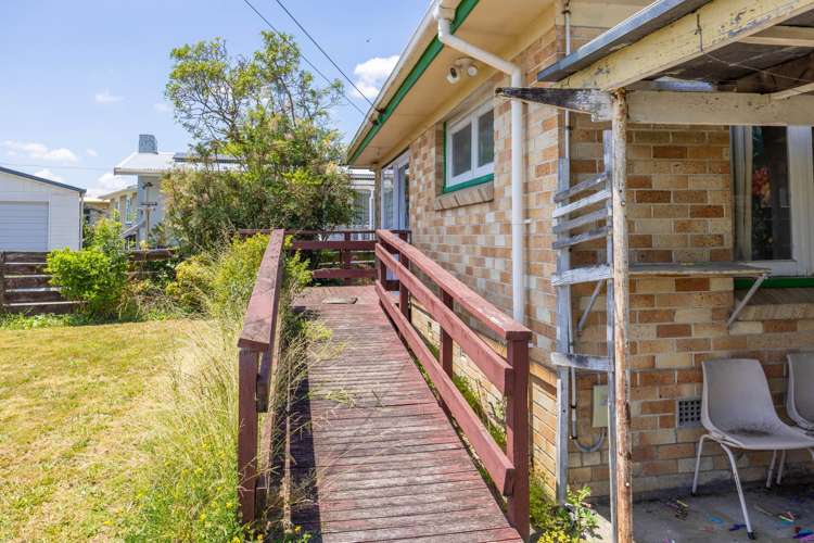 16 Keats Crescent Enderley_11