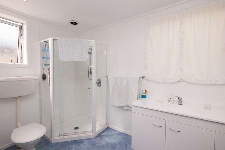 91 Hathaway Street Stratford_15