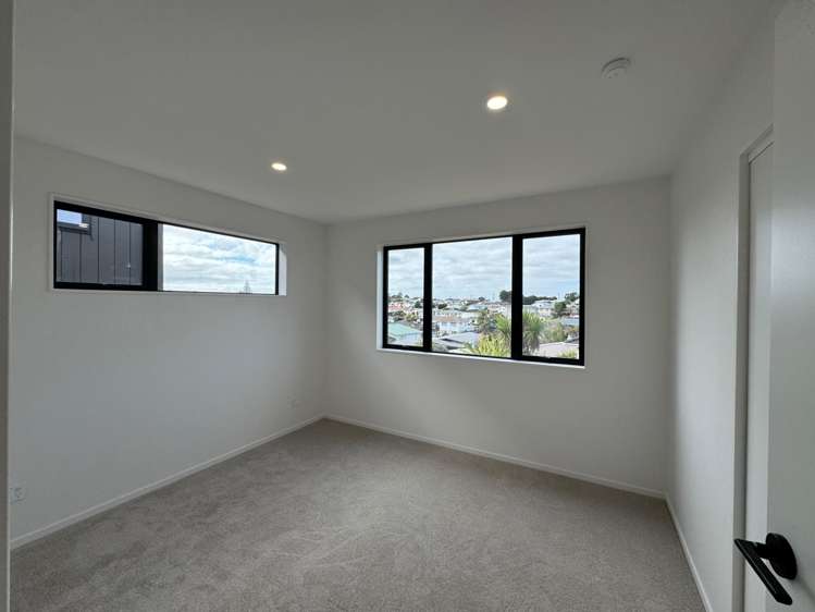 3/12 Karo Place Glendene_10