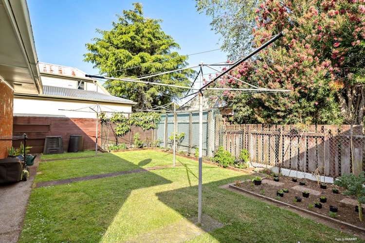 2/9 Buxton Street Point Chevalier_10