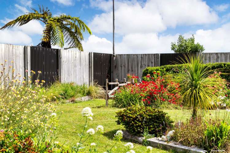 352 Grahams Beach Road Waiuku_21