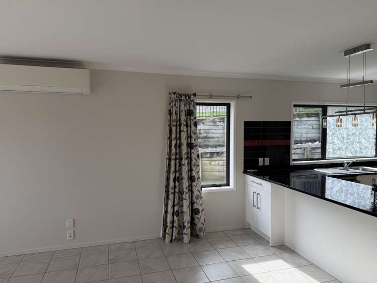 10 Caldera Crescent Pyes Pa_6