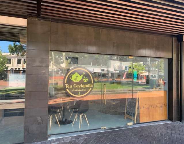 Shop 4, 3 Garden Place Hamilton City Central_2