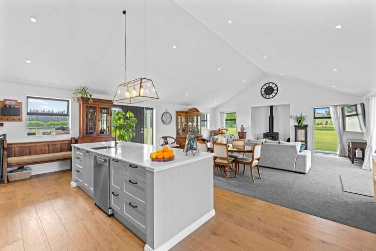 71 Davis Road Cust_10