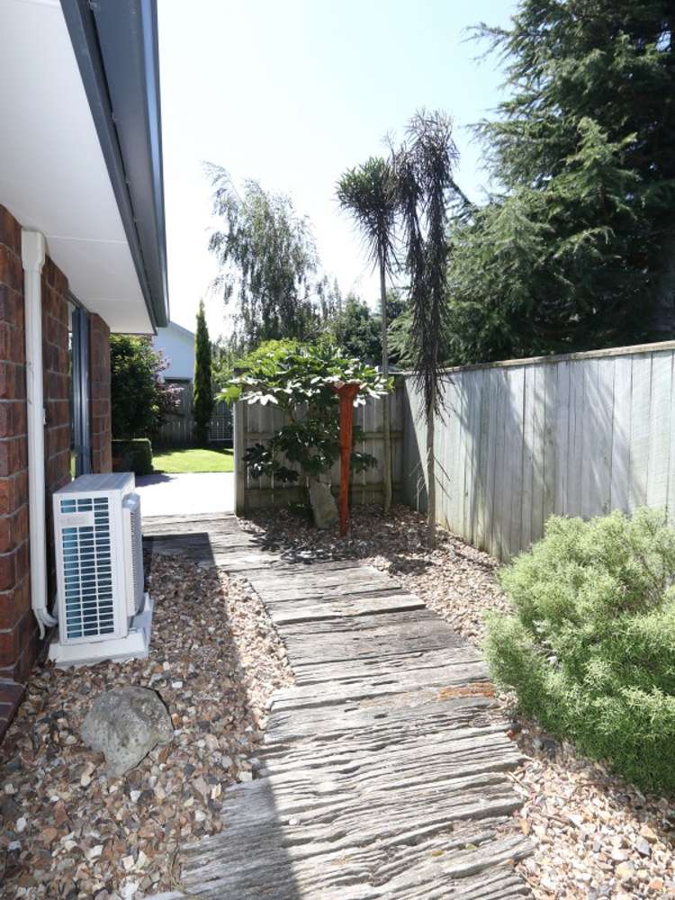 16 Somerset Grove Allenton_23