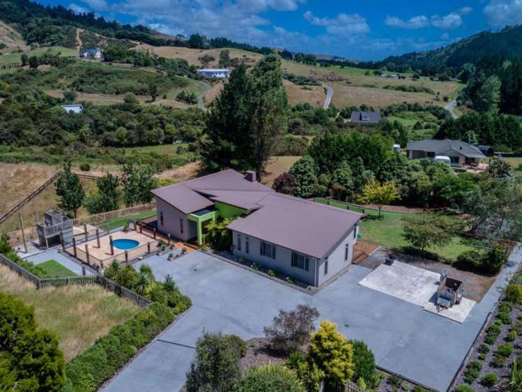 881 Old Mountain Road Raglan_1