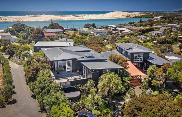 Surf, sand and Scenic land - Its View-tiful!