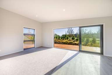 296 White Road_4