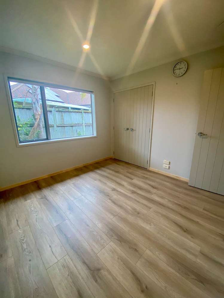 22 Salford Crescent Flat Bush_8