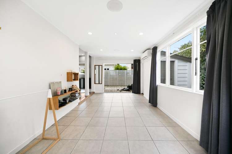 9 Kitchener Street 1055_6