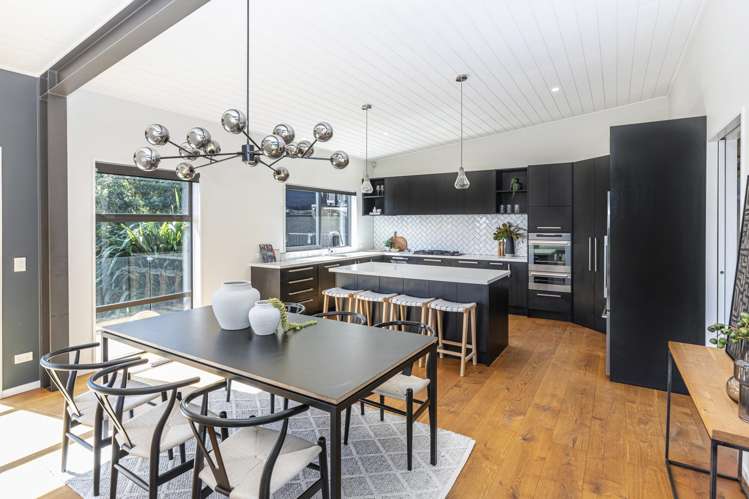 1 Quarry Hill Terrace Kennedys Bush_13