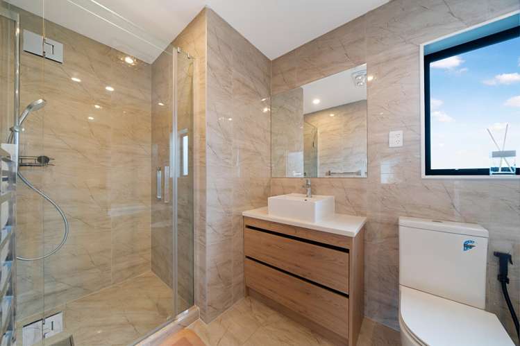 84 Connaught Street Blockhouse Bay_17