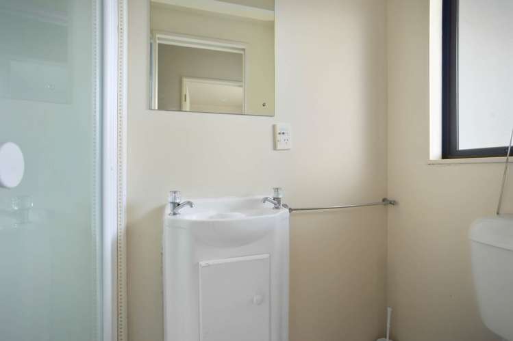 5/12 Ambrico Place New Lynn_8