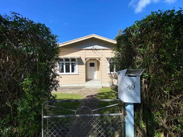 Recently Renovated Pt Chev Bungalow