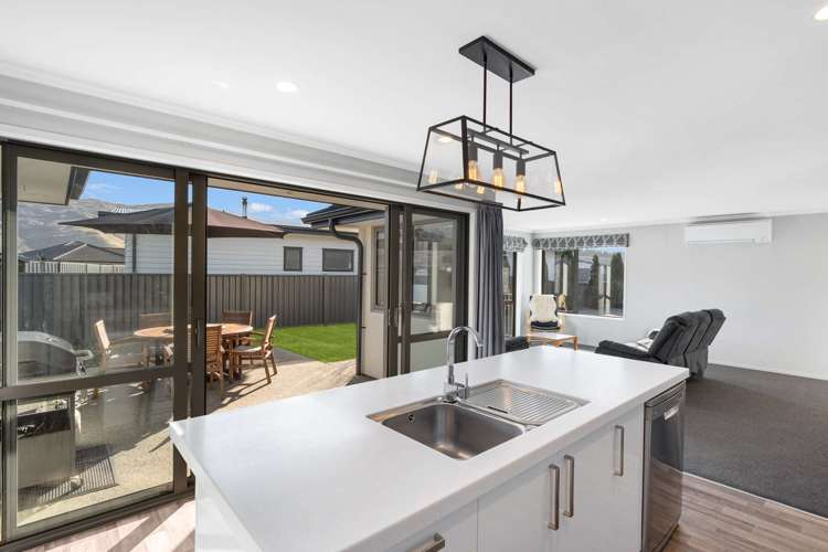 5 Magnetic Place Cromwell_6