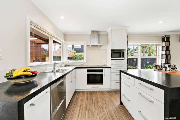 09 McCall Place Opaheke_4