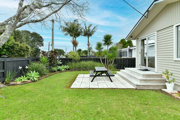 27 Doment Crescent Orewa_2