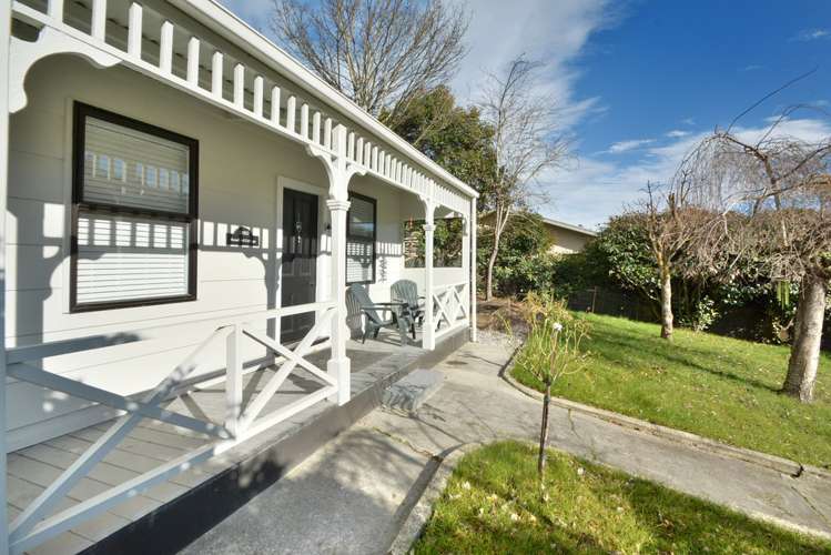 8 Irvine Street Lawrence_15