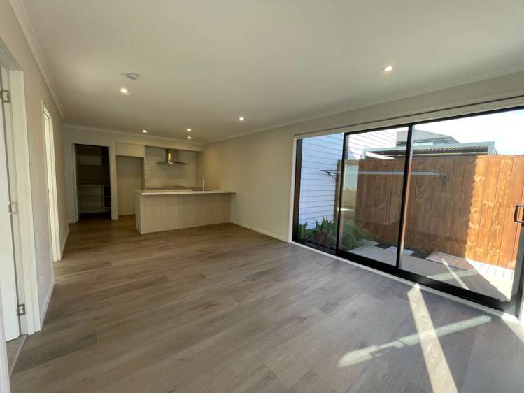 Godfrey Drive Orewa_10