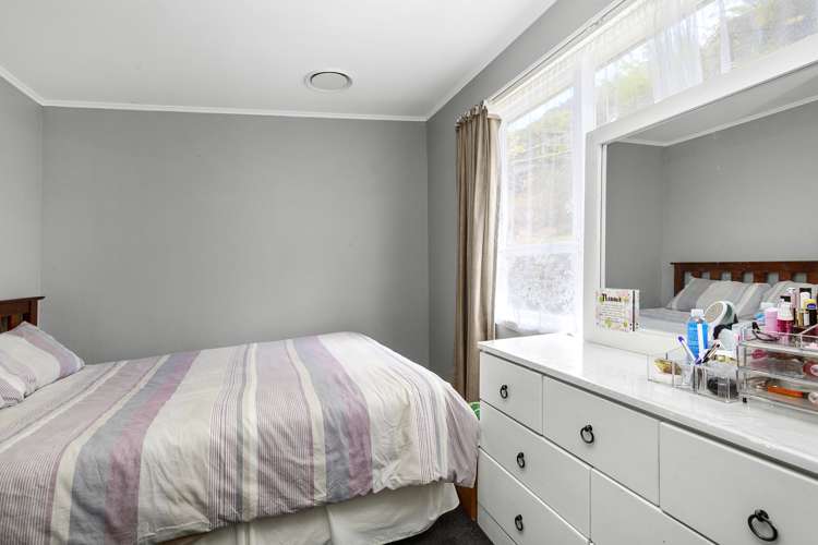 2 Naseby Grove Wainuiomata_10