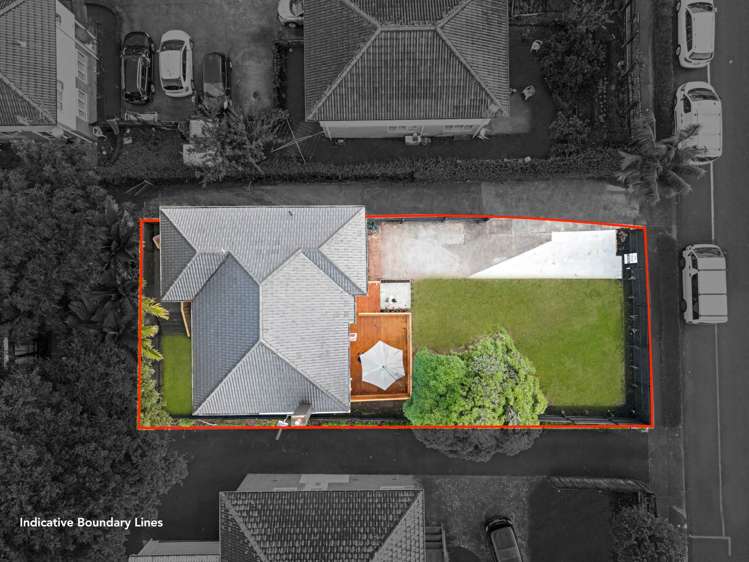 1/8 Hillsborough Road Hillsborough_26