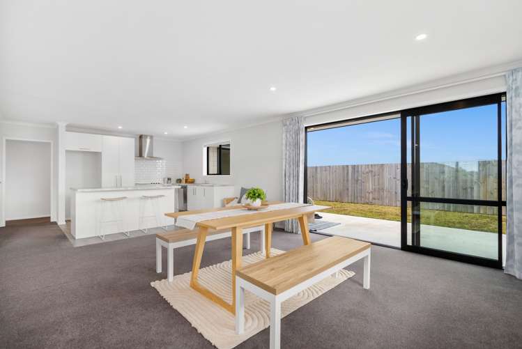 17 Saint Michael Crescent One Tree Point_11