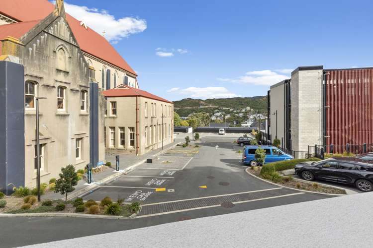 39 Erica Pabst Way Island Bay_8