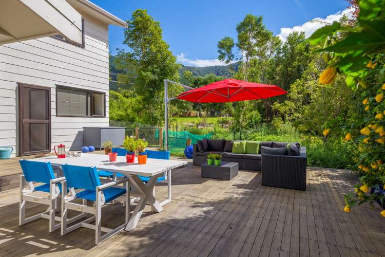 22 Lady Cobham Grove Anakiwa and Surrounds_14