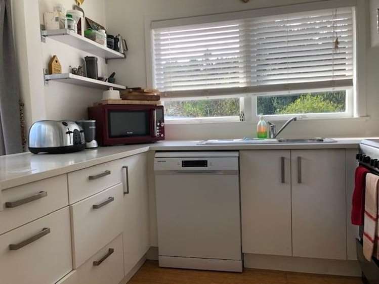 8 Vandeleur Avenue Birkdale_4