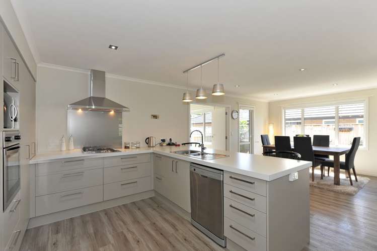 86 Washbourn Drive Richmond_7