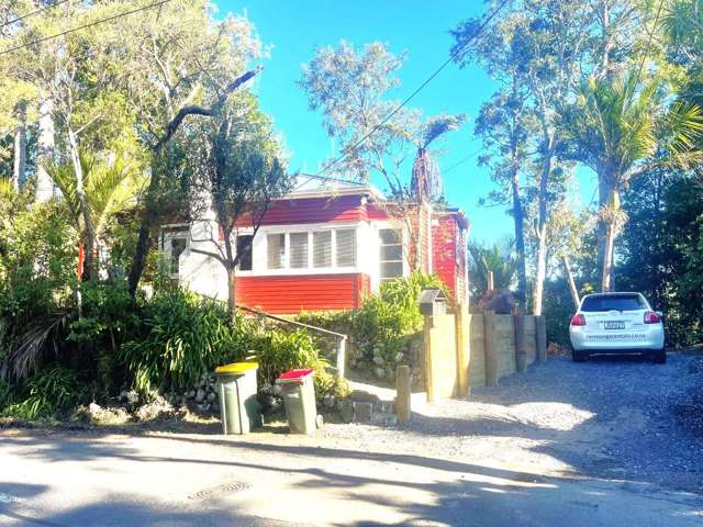 2  Bedroom freestanding house in Titirangi