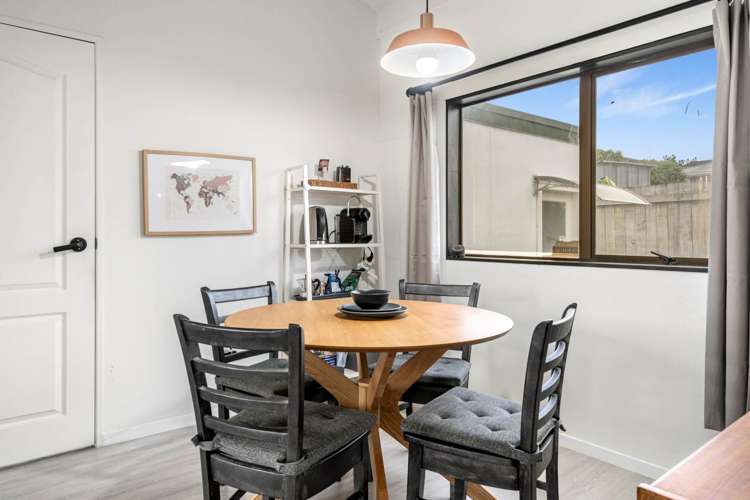 2/177 Edmonton Road Te Atatu South_14