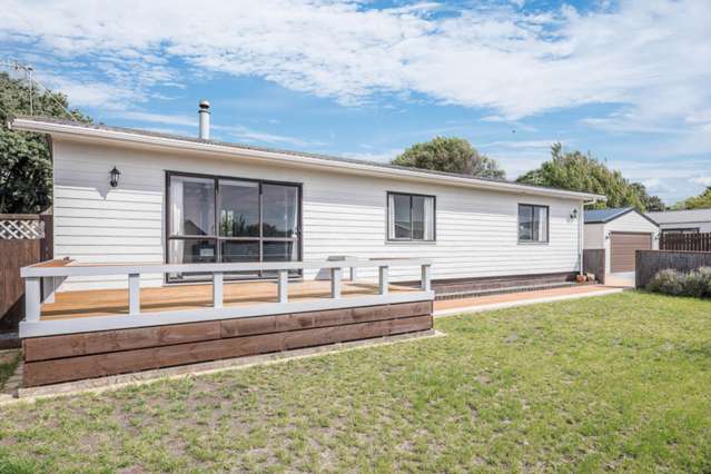 92 Queens Road Waikanae Beach_1