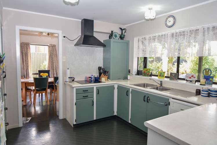25 Lincoln Road Carterton_2