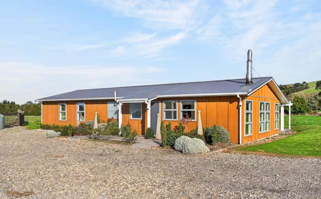 Modern Lifestyle with Tararua Views