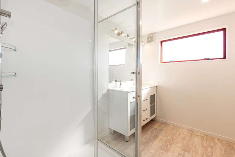 16 James Cook Drive Whitby_11