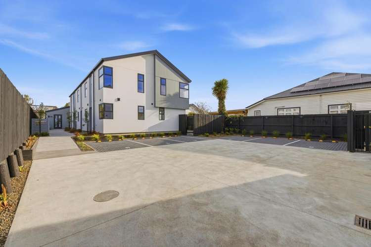 106 Wildberry Street Woolston_16