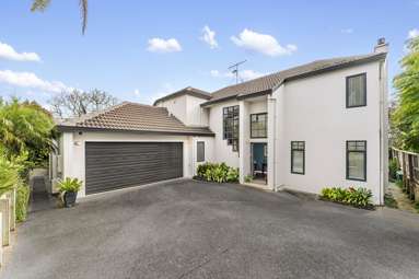 88B Waiatarua Road_2
