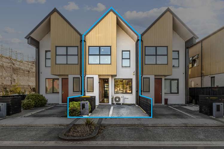 42 Glidepath Road_0