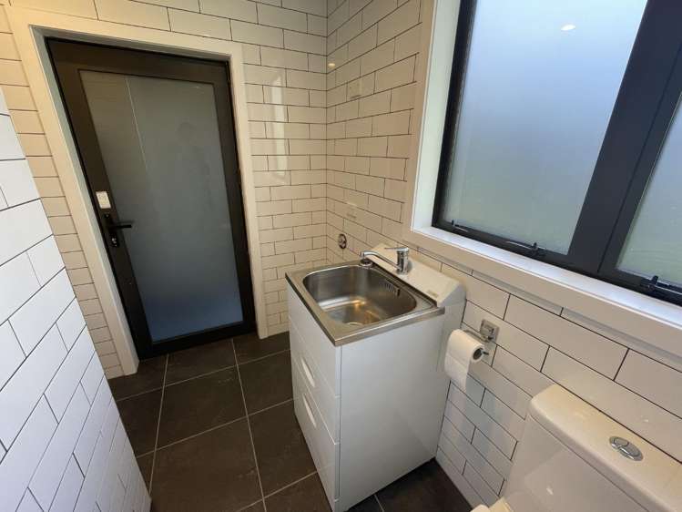 23 List Street 10859_17