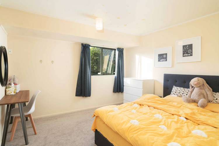 8 Frank Bunce Grove Flat Bush_5