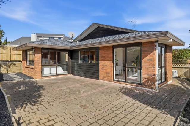 Easy-Care Living in a Prime Location