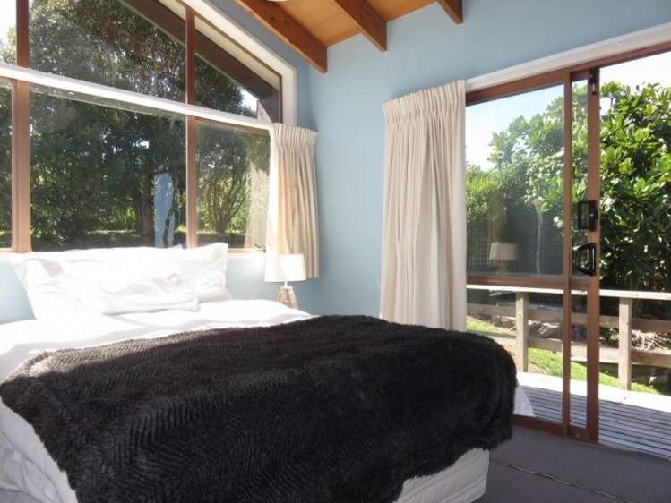 128 Bambury Place Onemana_14