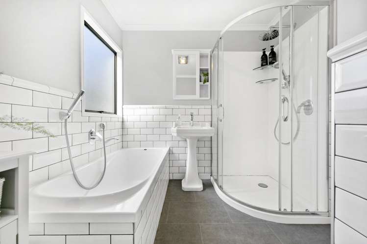 1 Awatahi Place Greenhithe_16