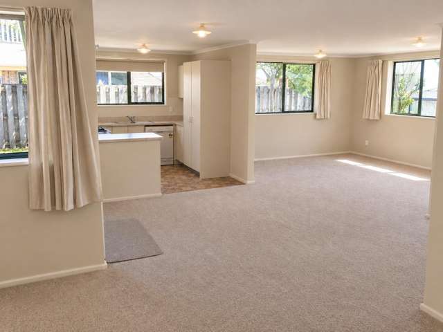 19 Pointon Glade Brymer Heights_2