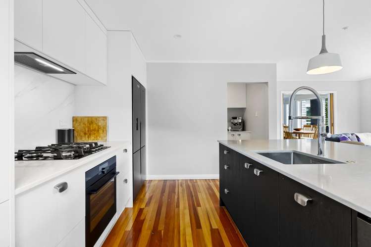 9 Rona Street Eastbourne_20