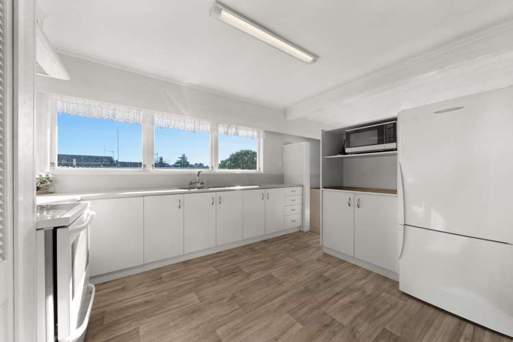 75 Lawrence Crescent_3