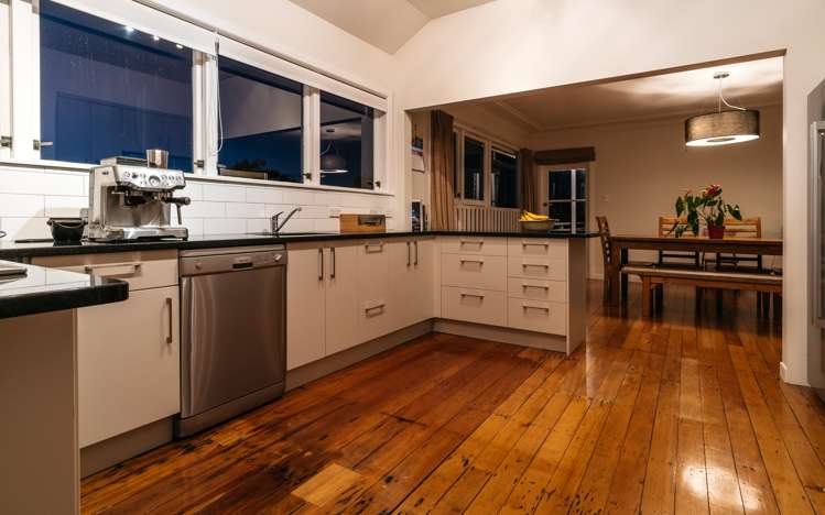 13 Waitai Road Ostend_16