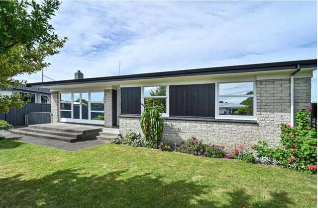 52 Folkestone Drive 10480_1